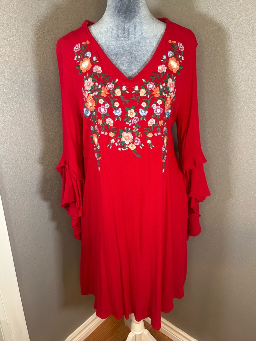 Umgee Red Embroidered V-Neck Long Sleeve Dress Size M
